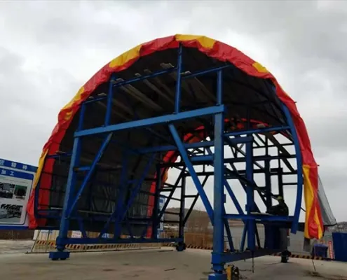 What are the maintenance aspects of the lining trolley?