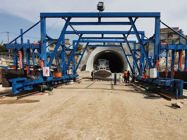Traditional Methods vs. Modern Secondary Lining Trolley: Revolutionizing Tunnel Construction