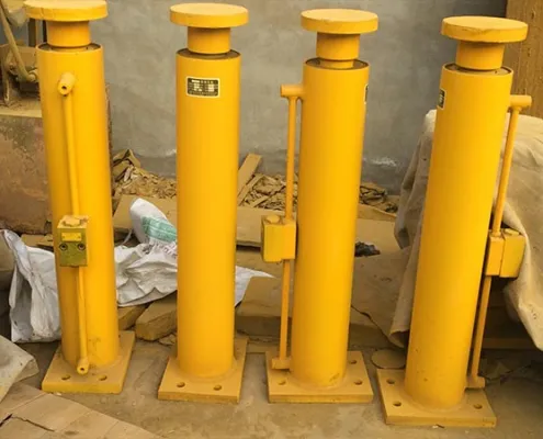 What are the commonly used mechanical equipment for tunnel construction