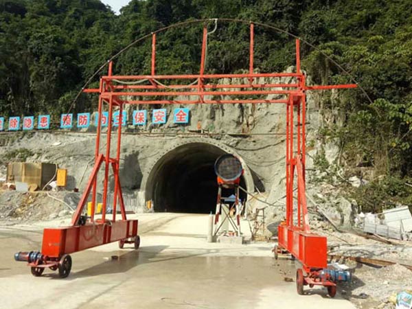Tunnel concrete maintenance formwork